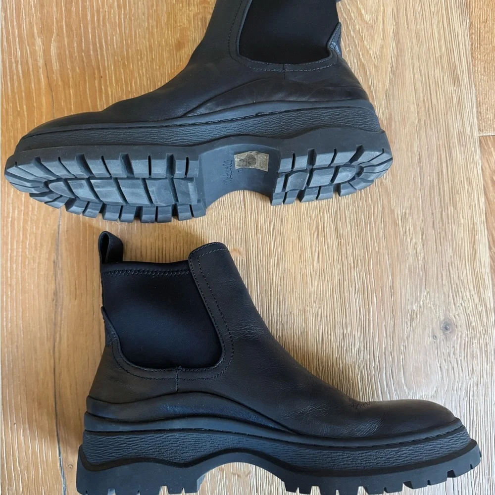 Madewell Dani chelsea lugsole boot black sz 7.5 price firm!